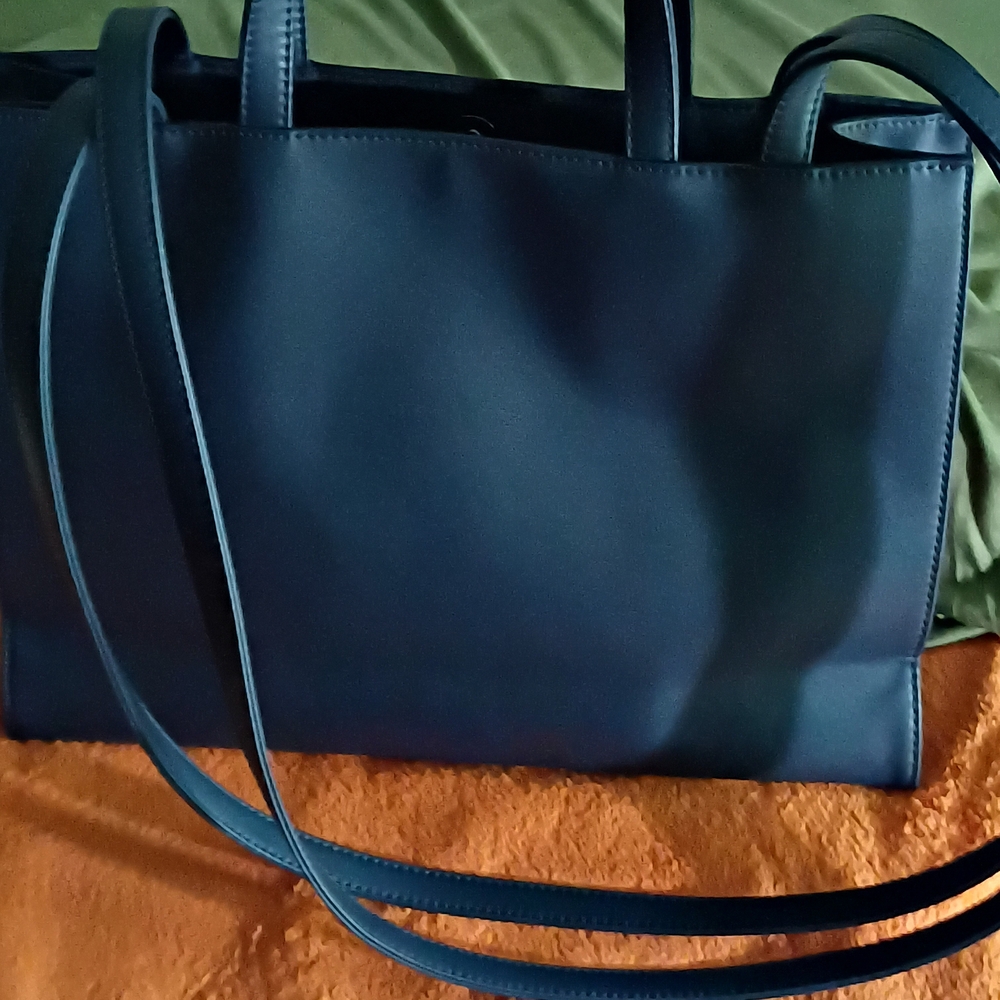🌟 TELFAR Medium Shopping Tote in Navy Blue - Like New Condition! 🌟 - Picture 4 of 16